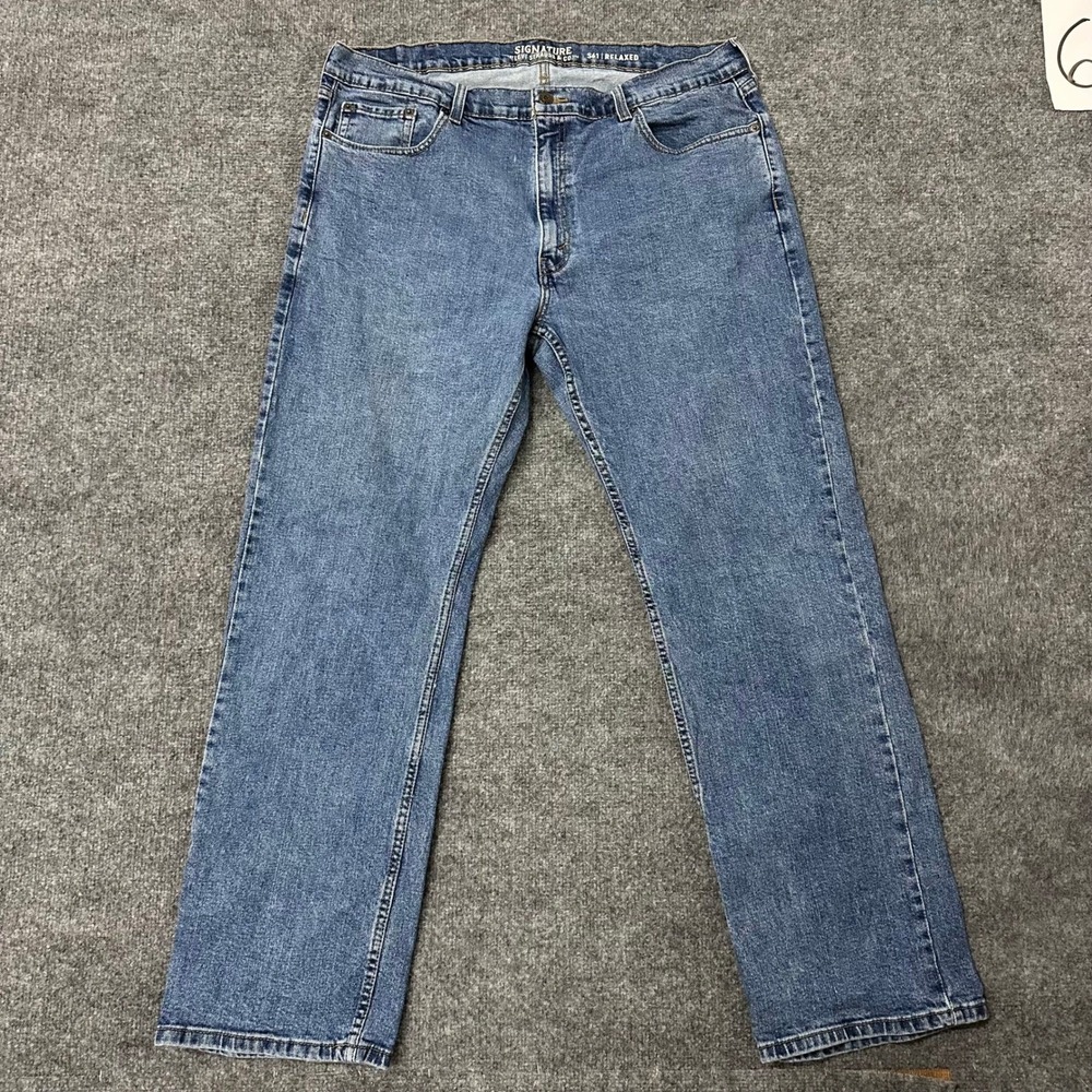 Signature Levi Strauss Jeans Mens Size 40 Blue S61 Relaxed Fit Denim Medium Wash